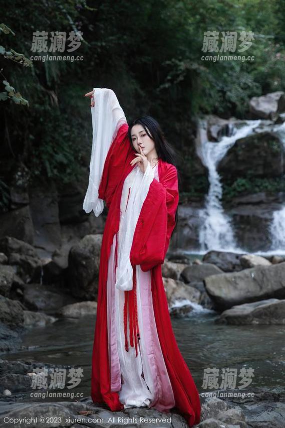 秀人网-晓梦may 秀人网 - 白裙在晓梦may身上几乎让人沉迷,原图也别给我来点模糊的,要清晰的真实感!