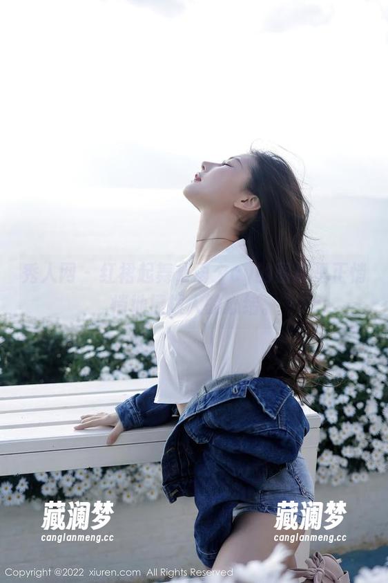 秀人网 - 红裙起舞，雨夕cy的图库里正悄悄地撩拨人的心绪。