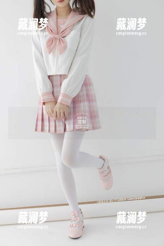 紧急企划 - 见希w少女写真，原图直击内心，像是在暗恋自家钥匙扣！