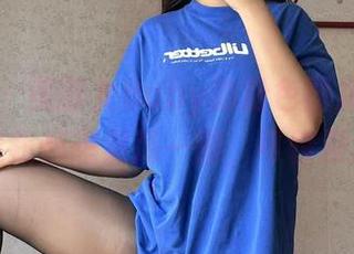微密圈 – 美邵女Baby的粉色图集在在线，连我都想晃荡一圈，可惜没船。