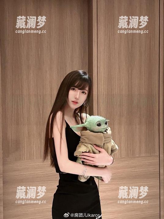 腐团儿Ikaros 腐团儿Ikaros写真合集,给你不一样的先锋体验!