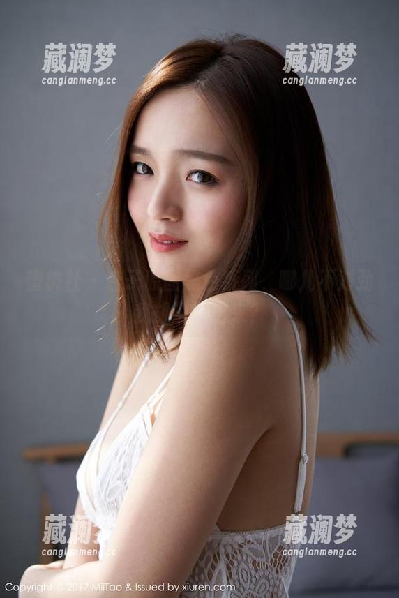 蜜桃社 - 杏子原图黑色系列，哪儿不对劲我却说不出来？