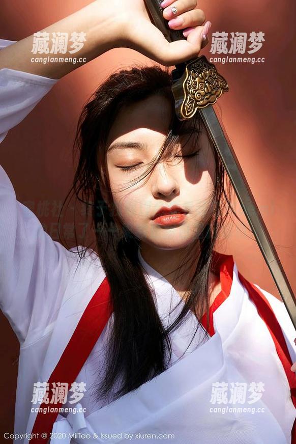 蜜桃社 - 终于找到理由要看萌美Moemi的日常了——果然是图包里藏福利。