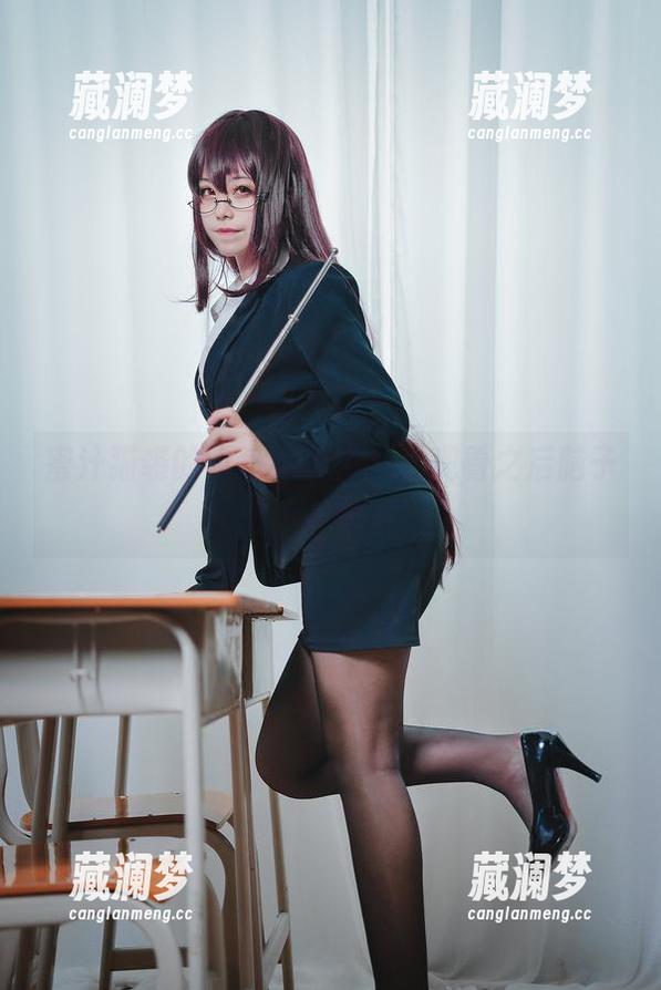 蜜汁猫裘的jk少女死库水，观看之后脑子里一片空白…