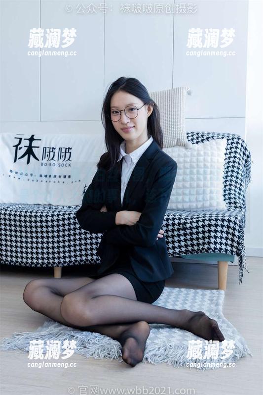 袜啵啵 - 稚予白丝套图，脚尖透明款真的是个让人上瘾的事儿，连下载都是充满期待！