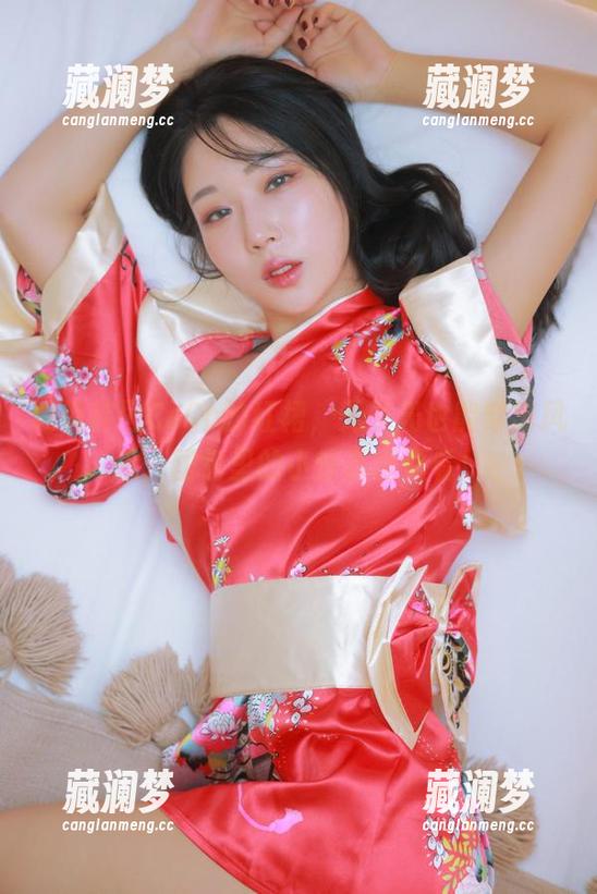说说韩国CoCo的红裙，无圣光也能穿出风采，图包里的小惊喜慢慢看！