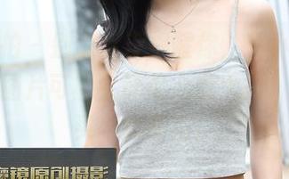 魔镜街拍 – 别说我没提醒你，艾小青最新的旗袍图片可能会让你心情大振，甚至想买半打旗袍！
