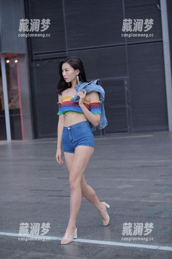 那个女人在魔镜街拍下的美图，妥妥的街头女神啊